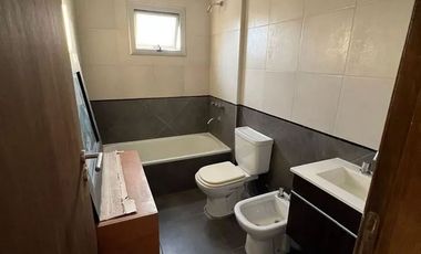 Casa en alquiler de 3 dormitorios c/ cochera en General Rodríguez