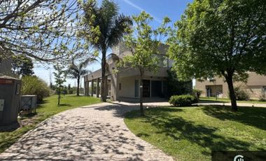 Casa en alquiler de 3 dormitorios c/ cochera en General Rodríguez