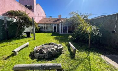 Casa  a pasos del mar  gran parque en Punta Mogotes