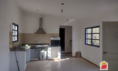Villa Allende. Barrio Cumbres. Casa en alquiler de 1 dormitorio.