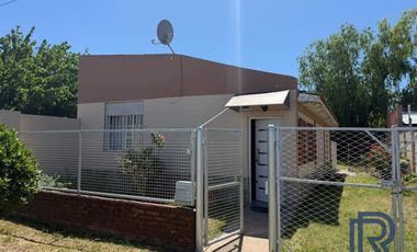 Casa en venta de 1 dormitorio c/ cochera en 9 de Noviembre