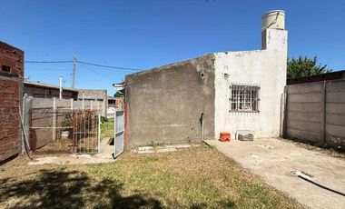Casa en venta de 1 dormitorio c/ cochera en 9 de Noviembre