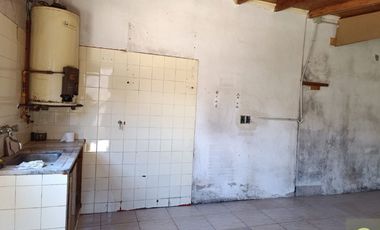 Taller con vivienda. Permuta por casa de mayor valor