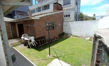 Chalet de 4 ambientes, cochera, parque y quincho. Juncal y Libertad