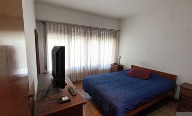 Chalet de 4 ambientes, cochera, parque y quincho. Juncal y Libertad