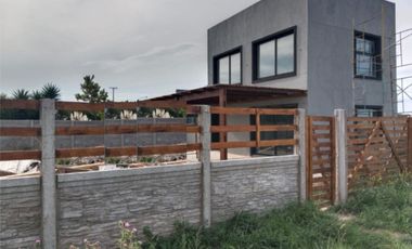Venta Casa 3 ambientes a estrenar en Parque Lago, Mar del Cobo