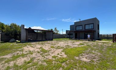 Venta Casa 3 ambientes a estrenar en Parque Lago, Mar del Cobo