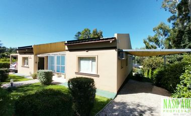 Dos unidades en venta en Sierra de los Padres. Piscina cubierta y climatizada