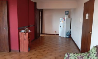 Departamento Amplio Y Con Muy Buena Ubicación
