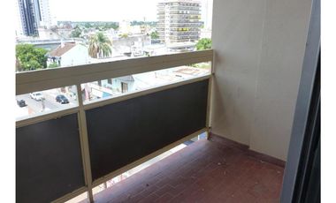 Departamento Con Ambientes Amplios Y Muy Buena Ubicación