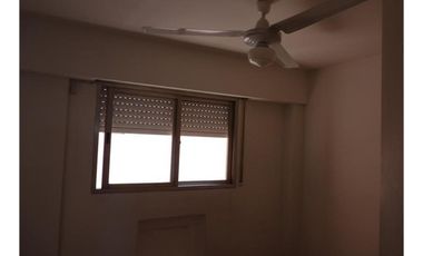 Departamento Con Ambientes Amplios Y Muy Buena Ubicación