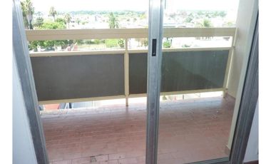 Departamento Con Ambientes Amplios Y Muy Buena Ubicación