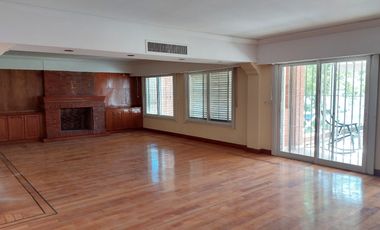 Casa en alquiler de 4 dormitorios c/ cochera en Martínez