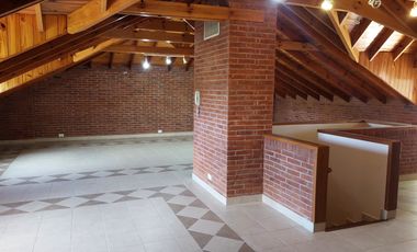 Casa en alquiler de 4 dormitorios c/ cochera en Martínez