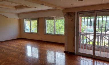 Casa en alquiler de 4 dormitorios c/ cochera en Martínez