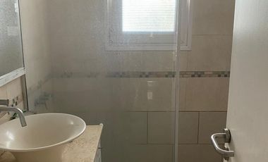 Casa en venta de 5 dormitorios c/ cochera en Echeverría del Lago
