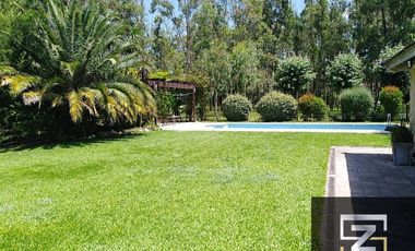 Casa en venta de 5 dormitorios c/ cochera en Echeverría del Lago