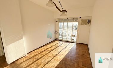 Departamento 2 ambientes en venta, Floresta.