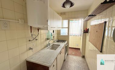 Departamento 2 ambientes en venta, Floresta.