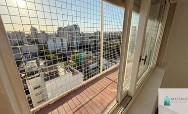 Departamento 2 ambientes en venta, Floresta.