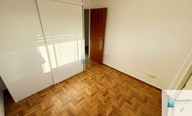 Departamento 2 ambientes en venta, Floresta.
