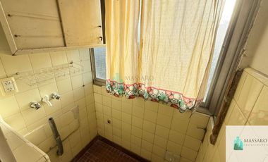Departamento 2 ambientes en venta, Floresta.