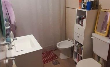 Venta Casa 3 ambientes con parque. Rawson y Francia