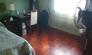 Venta Casa 3 ambientes con parque. Rawson y Francia