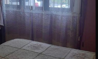 Venta Casa 3 ambientes con parque. Rawson y Francia