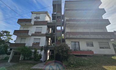 Departamento en venta de 3 dormitorios c/ cochera en Zona Sur