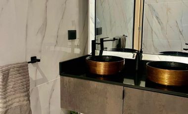 Casa en alquiler de 6 dormitorios c/ cochera en Barrio Privado Terralagos