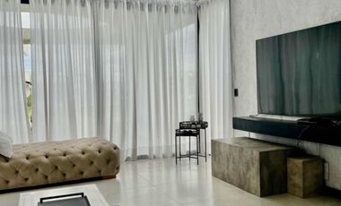 Casa en alquiler de 6 dormitorios c/ cochera en Barrio Privado Terralagos