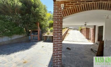 CHALET ESTILO INGLES EN -  VENTA SIERRA DE LOS PADRES. GAS NATURAL EN SU VEREDA