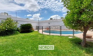 Alquiler Hermoso chalet en Maipu 5 dormitorios uso comercial o institucional