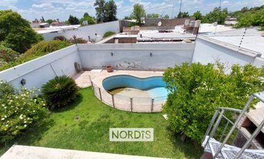 Alquiler Hermoso chalet en Maipu 5 dormitorios uso comercial o institucional