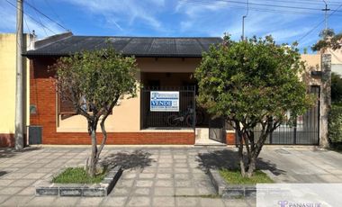 Casa en venta de 2 dormitorios c/ cochera en 9 de Julio