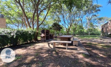 Casa en venta de 3 dormitorios c/ cochera en Los Alisos