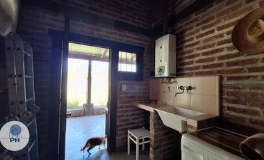 Casa en venta de 3 dormitorios c/ cochera en Los Alisos