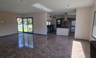 Casa en venta de 3 dormitorios en Malibú