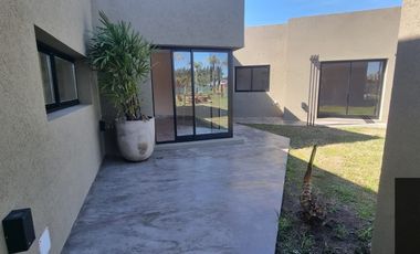 Casa en venta de 3 dormitorios en Malibú