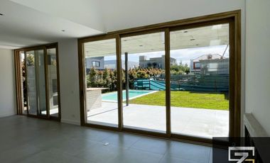 Casa en venta de 4 dormitorios en Las Tipas Nordelta