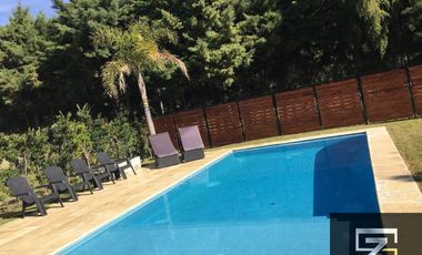 Casa en venta de 3 dormitorios c/ cochera en Los Naranjos