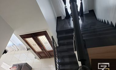 Casa en venta de 3 dormitorios c/ cochera en Los Naranjos