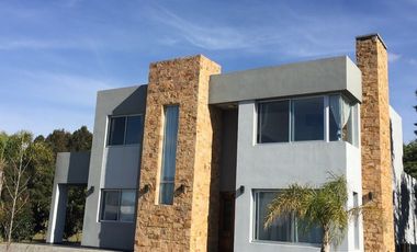 Casa en venta de 3 dormitorios c/ cochera en Los Naranjos