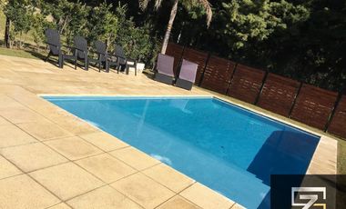Casa en venta de 3 dormitorios c/ cochera en Los Naranjos