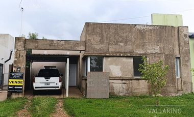 Casa Los Naranjos, entre Héroes de Malvinas y Alta Saboya, San José.