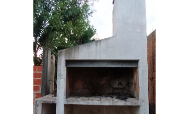 Casa Los Naranjos, entre Héroes de Malvinas y Alta Saboya, San José.