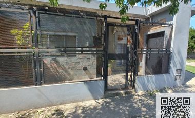 Casa en venta de 2 dormitorios c/ cochera en Gobernador Julio A. Costa