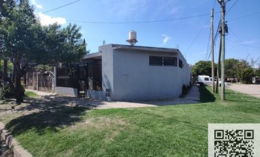 Casa en venta de 2 dormitorios c/ cochera en Gobernador Julio A. Costa