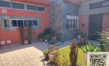 Casa en venta de 2 dormitorios c/ cochera en Gobernador Julio A. Costa